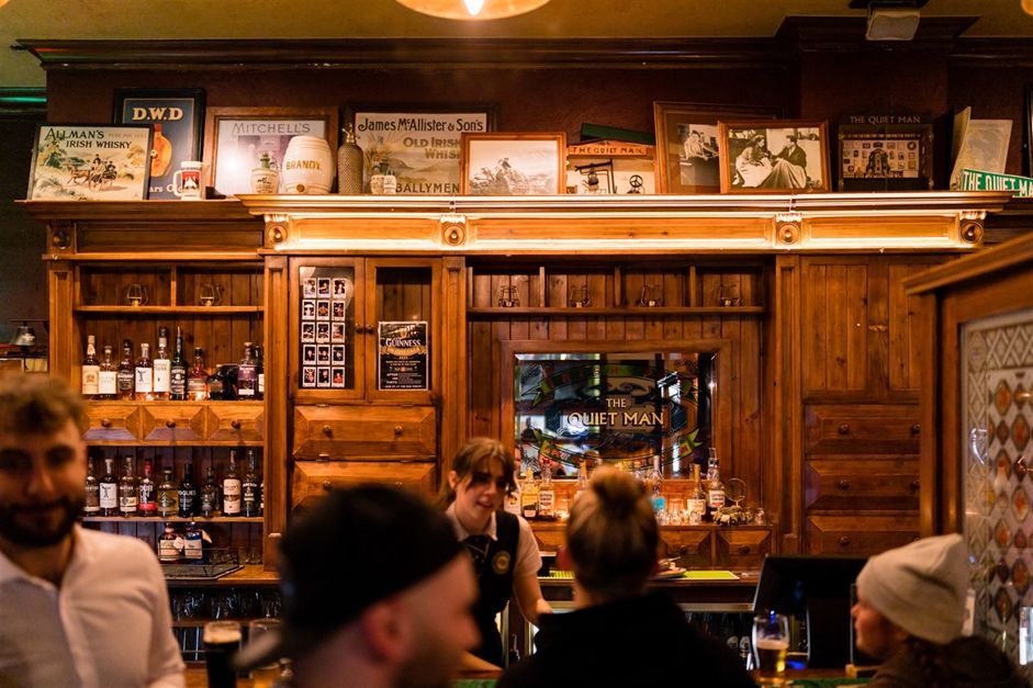 Irish pub photo